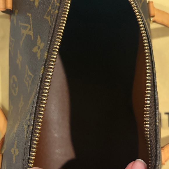 AUTHENTIC Louis Vuitton Classic Monogram Papillon 26 - Picture 9 of 16